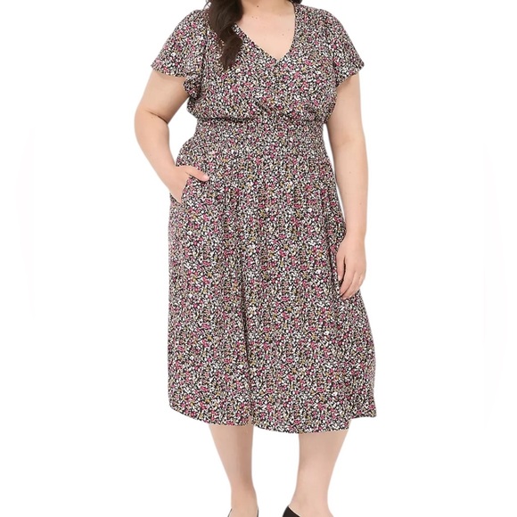 Lane Bryant Dresses & Skirts - Lane Bryant Black with Ditsy Floral Print V-neck Flutter Sleeve Dress 18